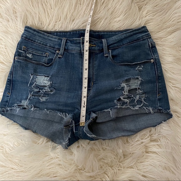Levi’s High Rise Shorts - Picture 5 of 6
